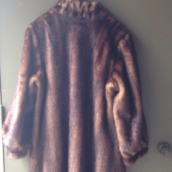 FINAL PRICE!!PAMELA MC COY BROWN FAUX FUR COAT EUC - Picture 6 of 8